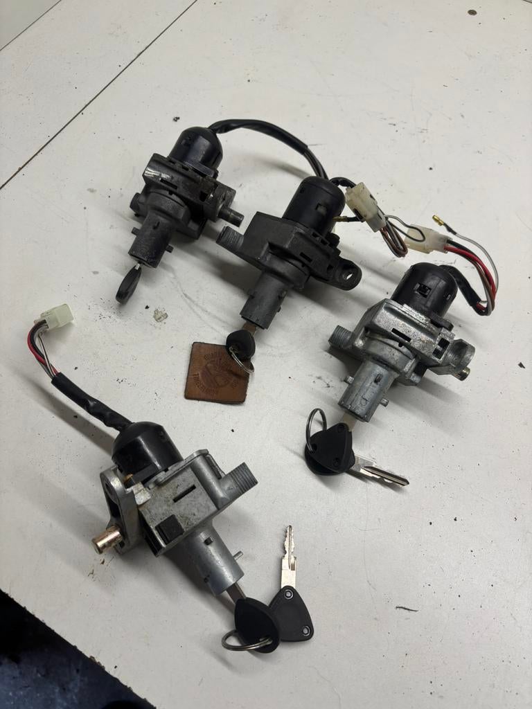 Yamaha Aerox contactslot met sleutel, Ophalen