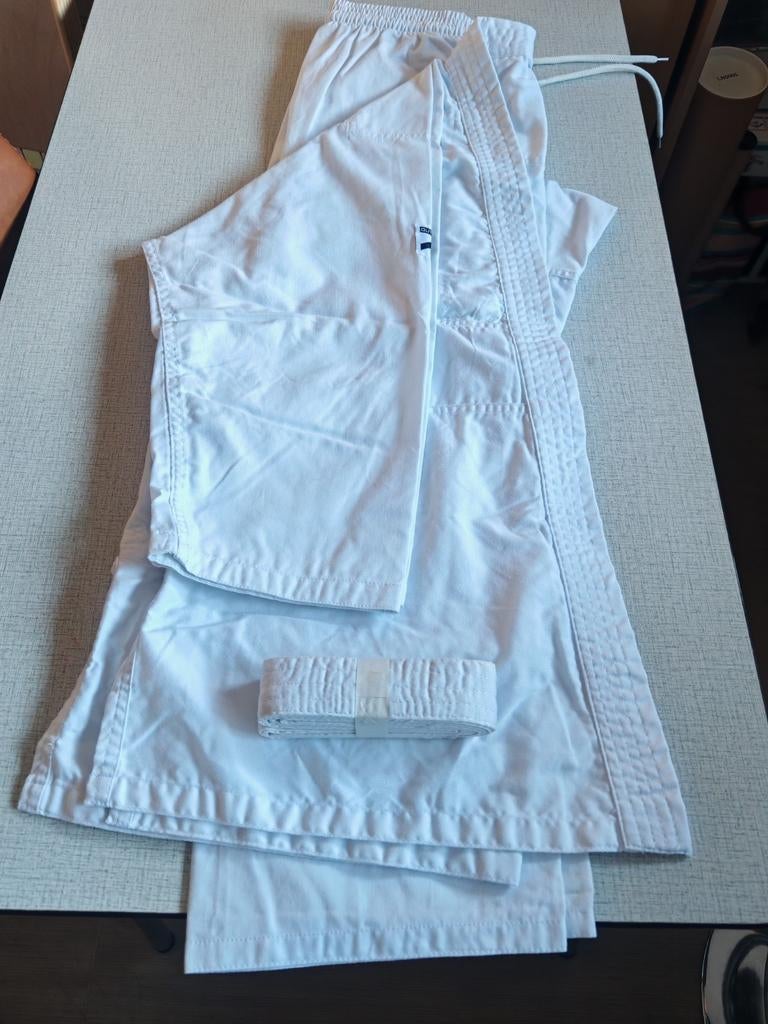 Pack de judo, Sports & Fitness, Sports de combat & Self-défense, Enlèvement ou Envoi, Comme neuf, Taille M, Costume d'arts martiaux