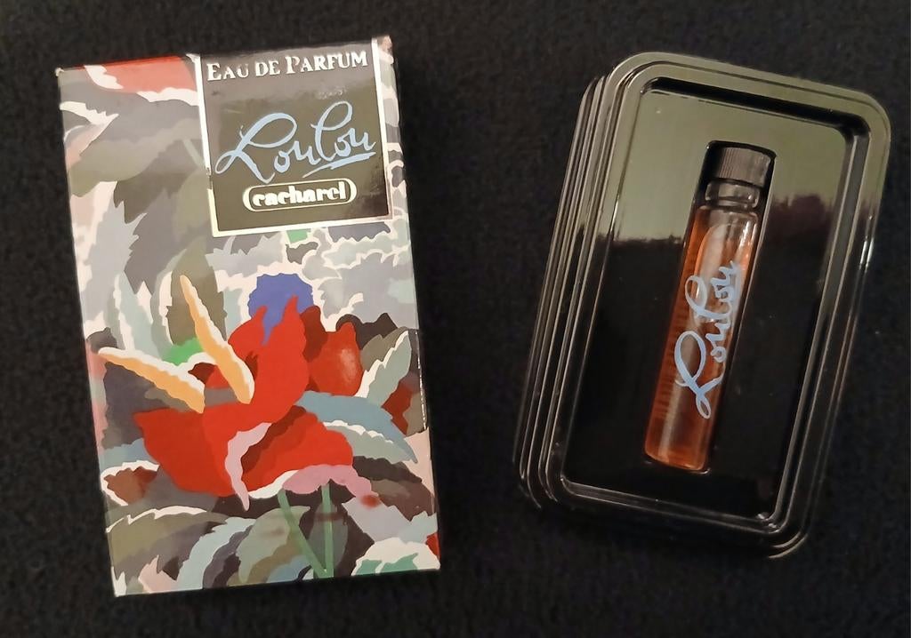Voorbeeld van een vintage parfum, Verzamelen, Ophalen of Verzenden, Gevuld