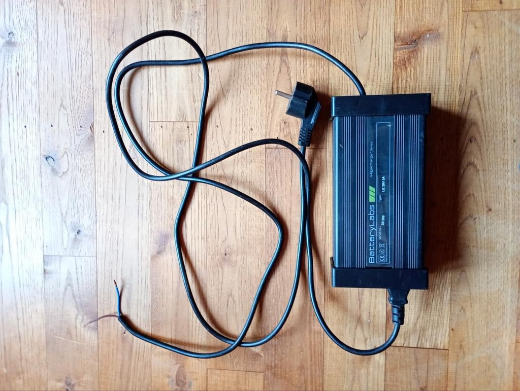 Acculader 36v 5a BatteryLabs voor Loodaccu's, Ophalen of Verzenden, Zo goed als nieuw