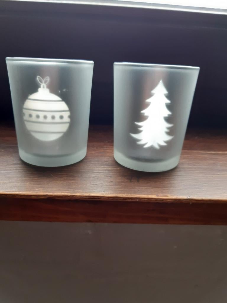 2 kerst theelichthouders van gesatineerd glas ., Ophalen of Verzenden