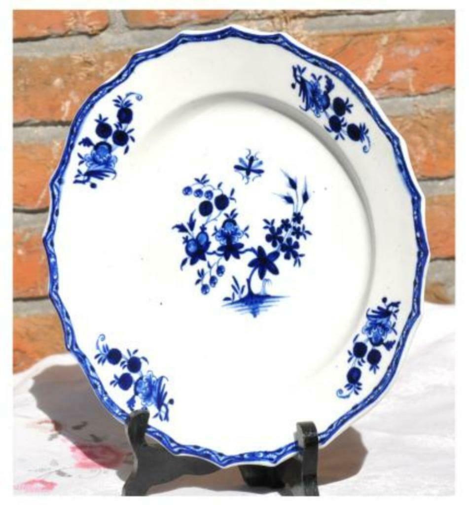 §assiette tournai 3/77et 89, Enlèvement ou Envoi