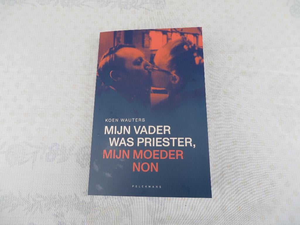 boek "Mijn vader was priester, mijn moeder non, Livres, Livres Autre, Comme neuf, Enlèvement ou Envoi