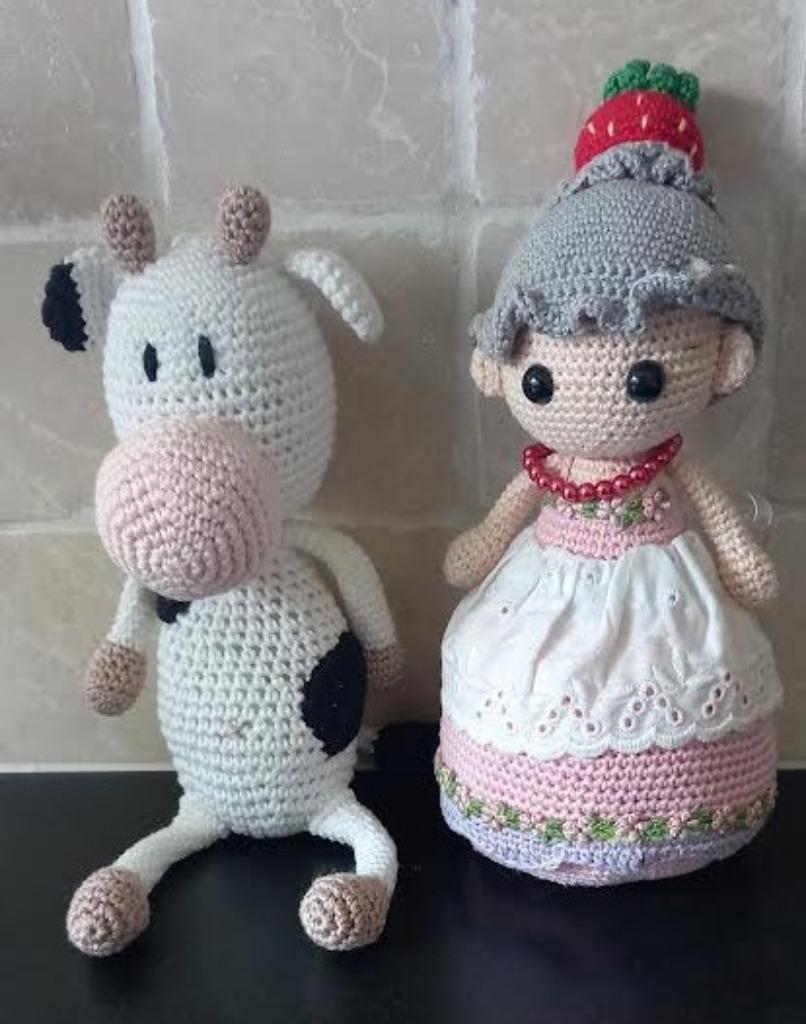 knuffel koe en boerin en varken en beer gehaakt, Enlèvement ou Envoi, Comme neuf, Vache