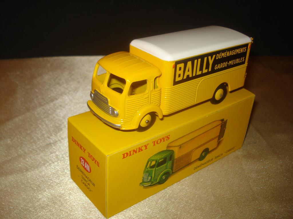 DINKY TOYS Déménageur Simca Cargo "Bailly" Réédition + Boîte, Enlèvement ou Envoi, Neuf, Bus ou Camion, Dinky Toys