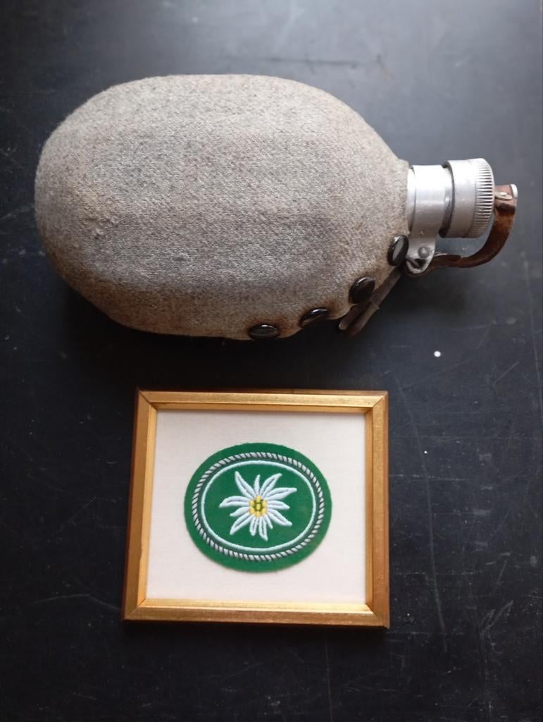 Cantine allemande et badge vintage, Enlèvement ou Envoi