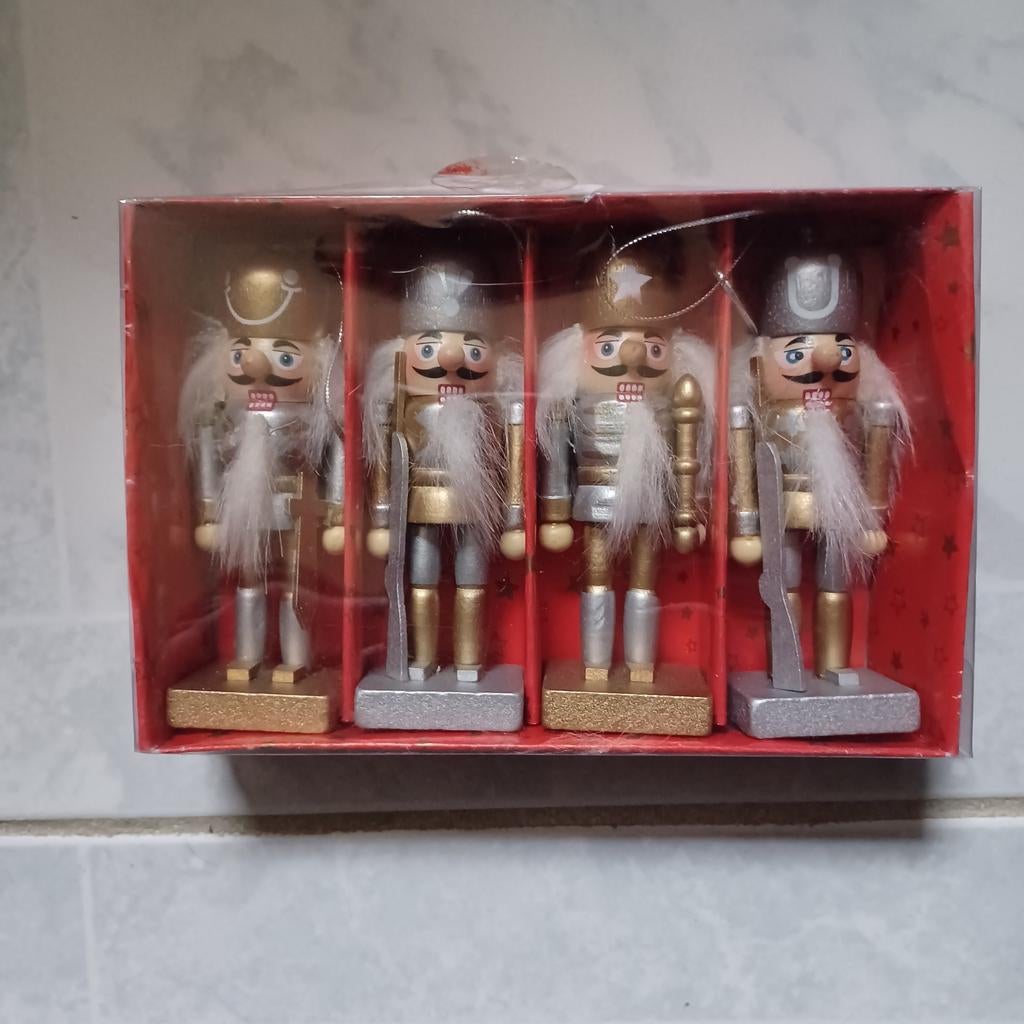 4 notenkrakers in doosje goud/ zilver, Ophalen of Verzenden, Nieuw