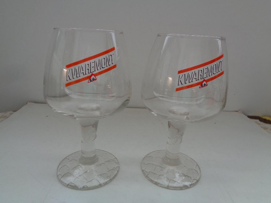 2 bier glazen Kwaremont, Verzamelen, Ophalen of Verzenden, Zo goed als nieuw, Glas of Glazen, Overige merken