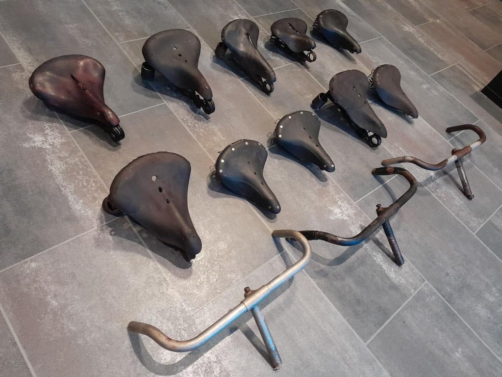 Lot oldtimer zadels 10st+3st sturen, Ophalen of Verzenden