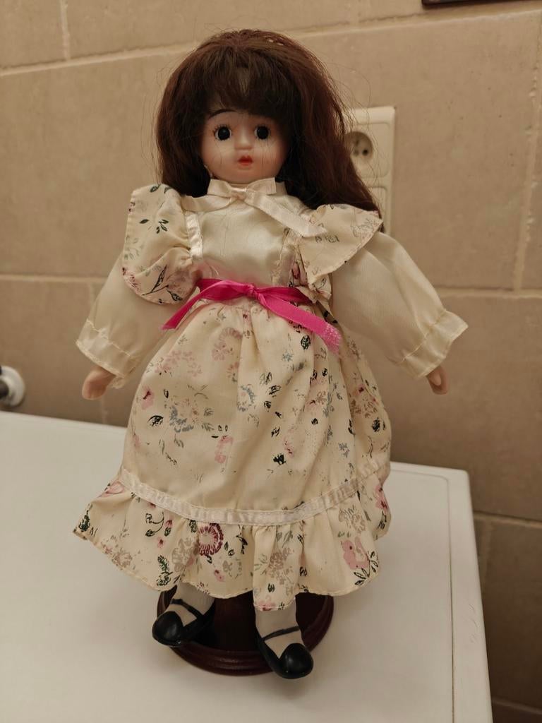 Antieke pop 32 cm hoog, zonder staander, Ophalen of Verzenden, Zo goed als nieuw, Pop