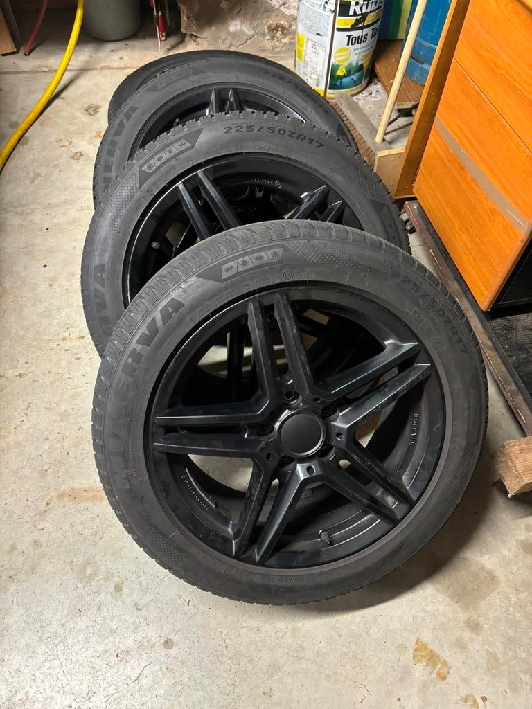 Mercedes C banden en velgen, Ophalen, Band(en)