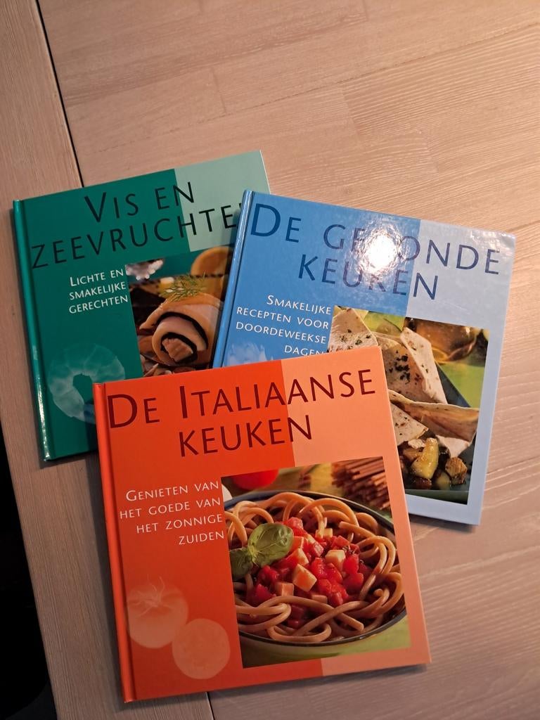 3 kookboeken, Livres, Livres de cuisine, Enlèvement ou Envoi, Comme neuf, Italie, Plat principal
