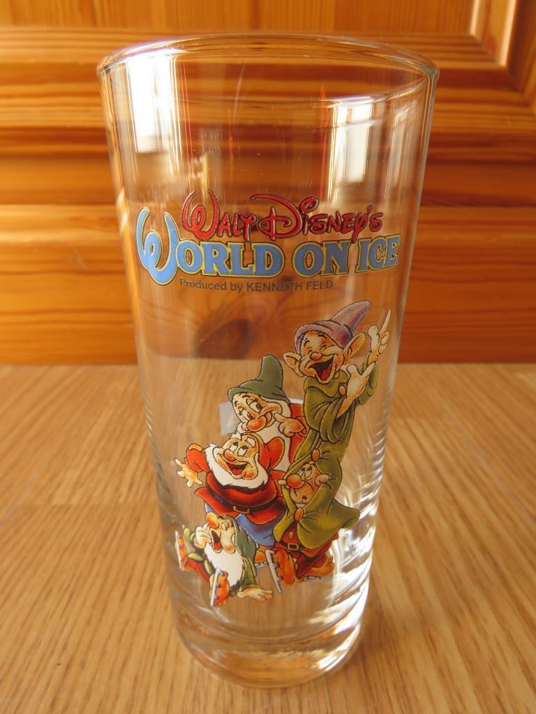verre avec nains de Disney World on ice, Ophalen of Verzenden, Zo goed als nieuw, Frisdrankglas