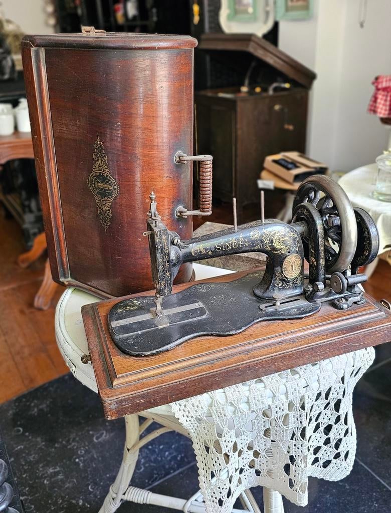 Antieke Singer (model 12K) met Bentwood Case, Ophalen