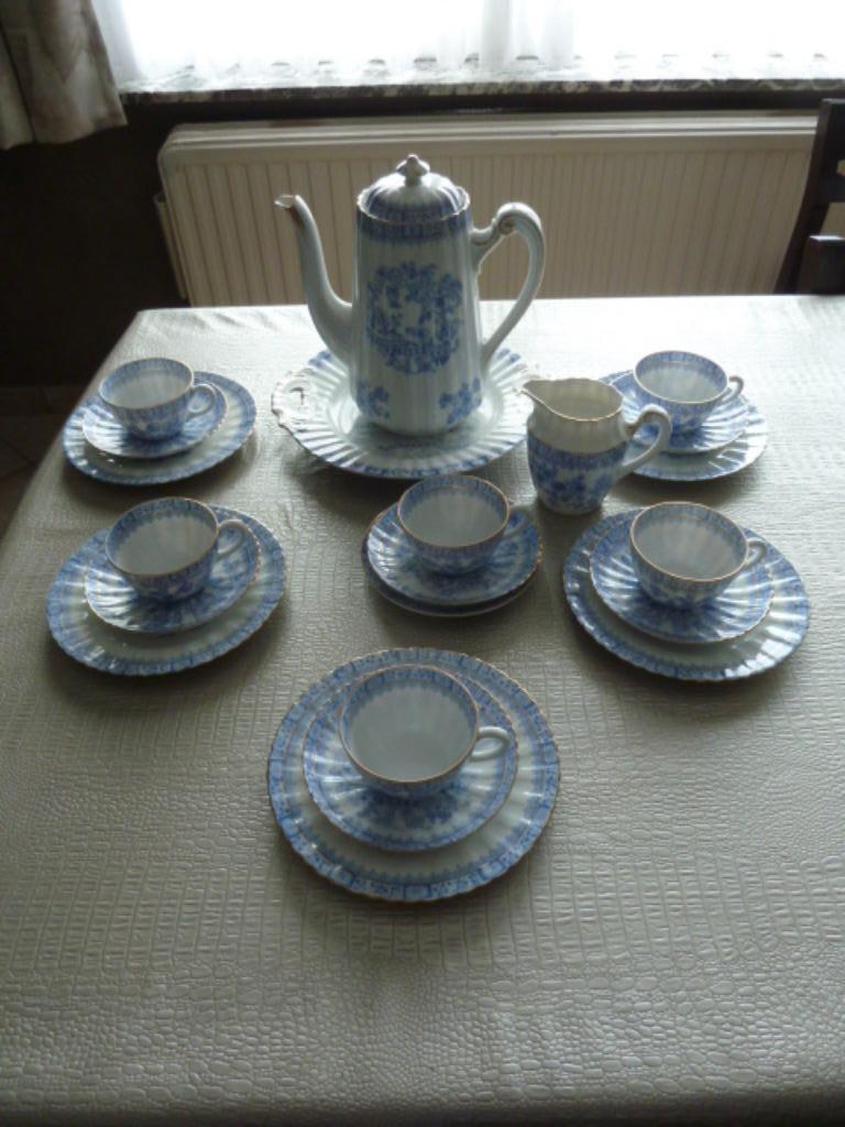 Service à café ancien en fine porcelaine 21 pièces, Antiquités & Art, Enlèvement