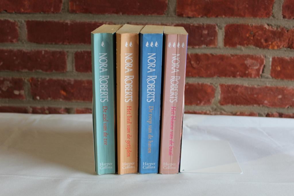 Nora Roberts - Chesapeake bay saga, Ophalen of Verzenden, Gelezen, Nora Roberts