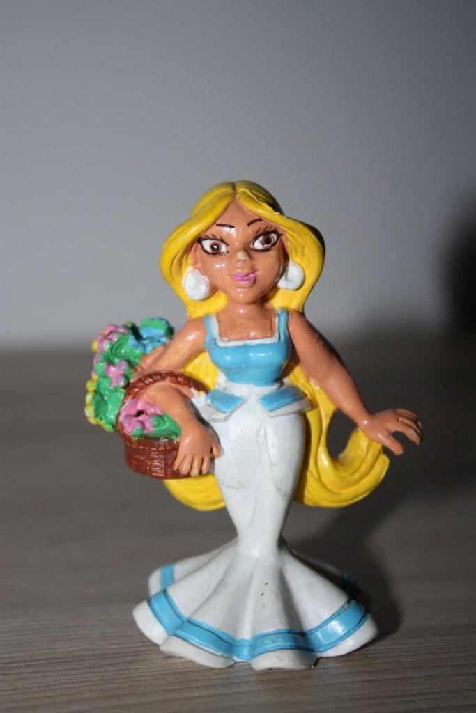 Figuur 1989 , Uderzo Coscinny, Comics Spain , Falbala, Enlèvement ou Envoi, Astérix et Obélix, Comme neuf, Statue ou Figurine