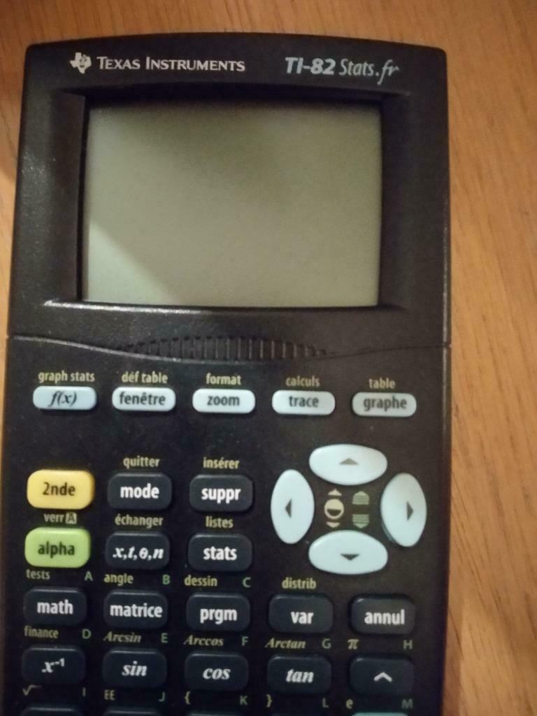 Calculatrice TEXAS TI 82 STATS, Ophalen of Verzenden, Grafische rekenmachine, Zo goed als nieuw