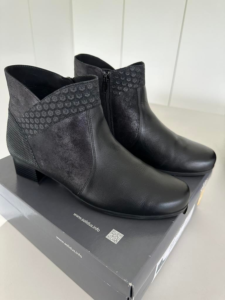 Zwarte korte laarsjes solidus, Comme neuf, Boots et Botinnes, Noir, Enlèvement ou Envoi