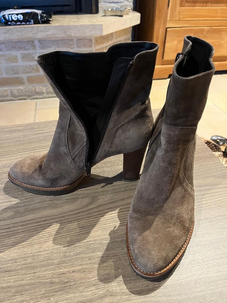 Laarsjes met hak merk Zinda, Kleding | Dames, Schoenen, Ophalen of Verzenden