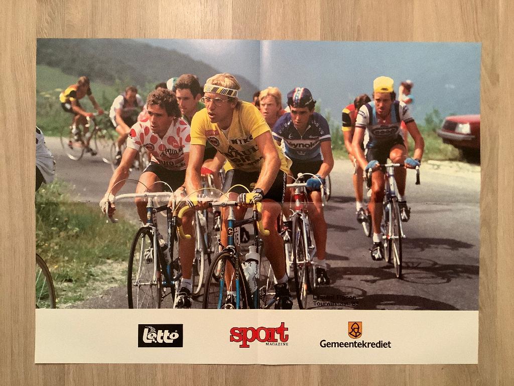 Poster Wielrennen Laurent Fignon Tourwinnaar 1983, Verzamelen, Ophalen of Verzenden, Zo goed als nieuw, Poster, Plaatje of Sticker