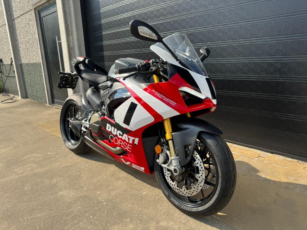DUCATI V2 SUPERQUADRO FINAL EDITION, 2 cilinders, LED Verlichting, Motorrijbewijs A, Bedrijf