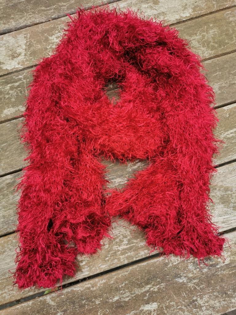 Sjaal én sjaalkraag in één, rood, fluffy., Ophalen of Verzenden, Zo goed als nieuw