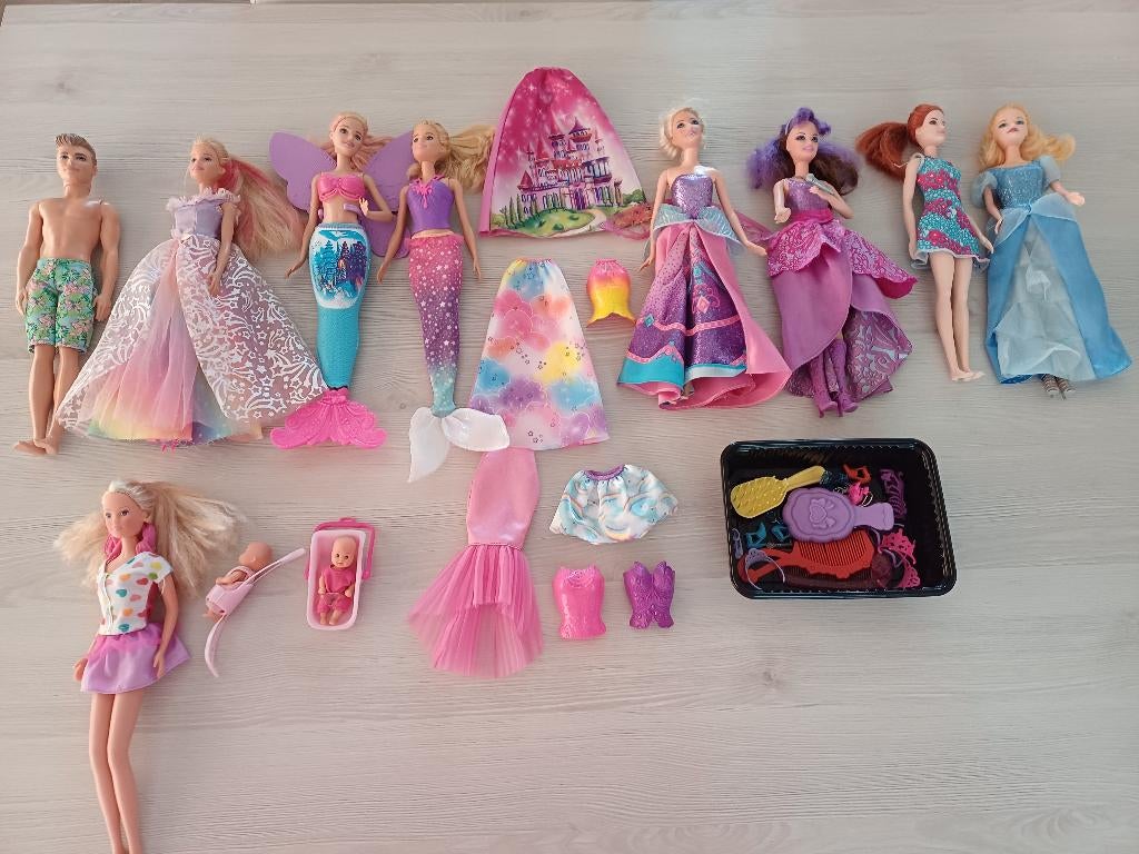 Barbies: 4 à 6€/ stuk, kan ook in 1 pakket gekocht worden, Enlèvement ou Envoi, Comme neuf, Barbie