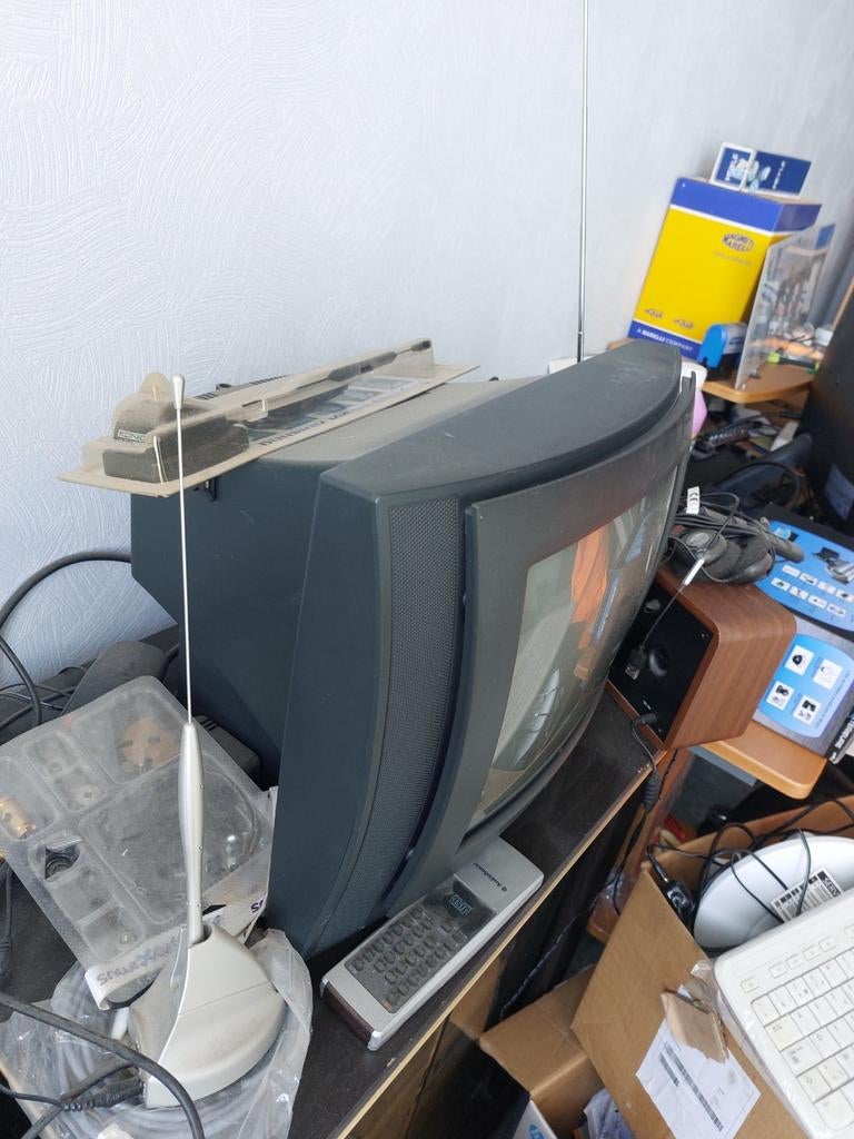 Draagbare kleurentelevisie, Audio, Tv en Foto, Ophalen, Zo goed als nieuw