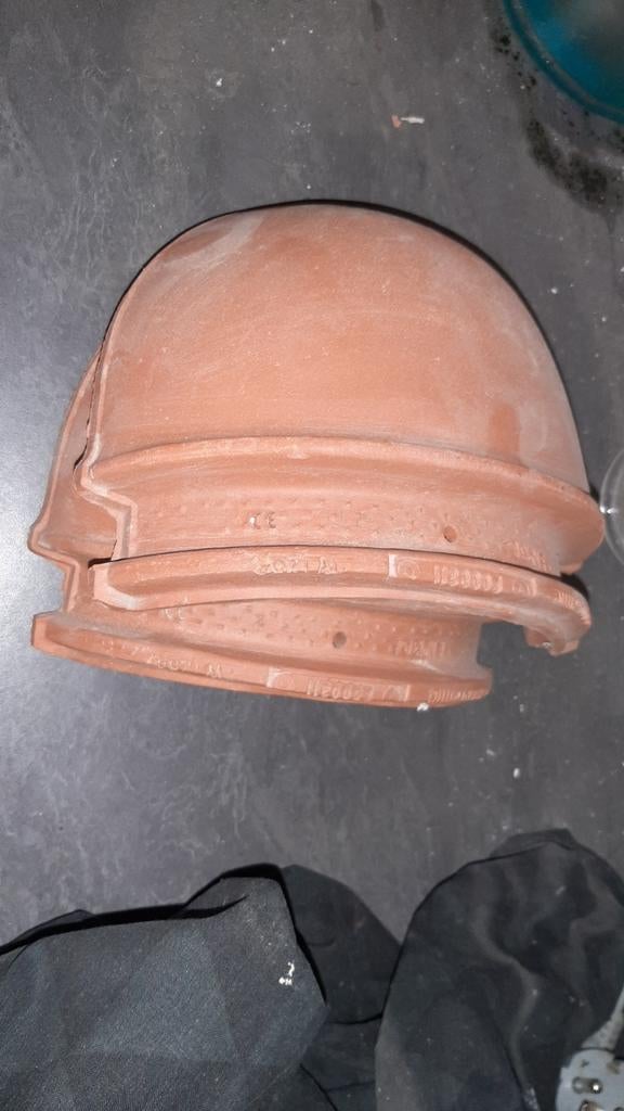 About d'arretier demi-ronde. 2 pièces neuf, Doe-het-zelf en Bouw, Dakpannen en Dakbedekking, Ophalen, Zo goed als nieuw