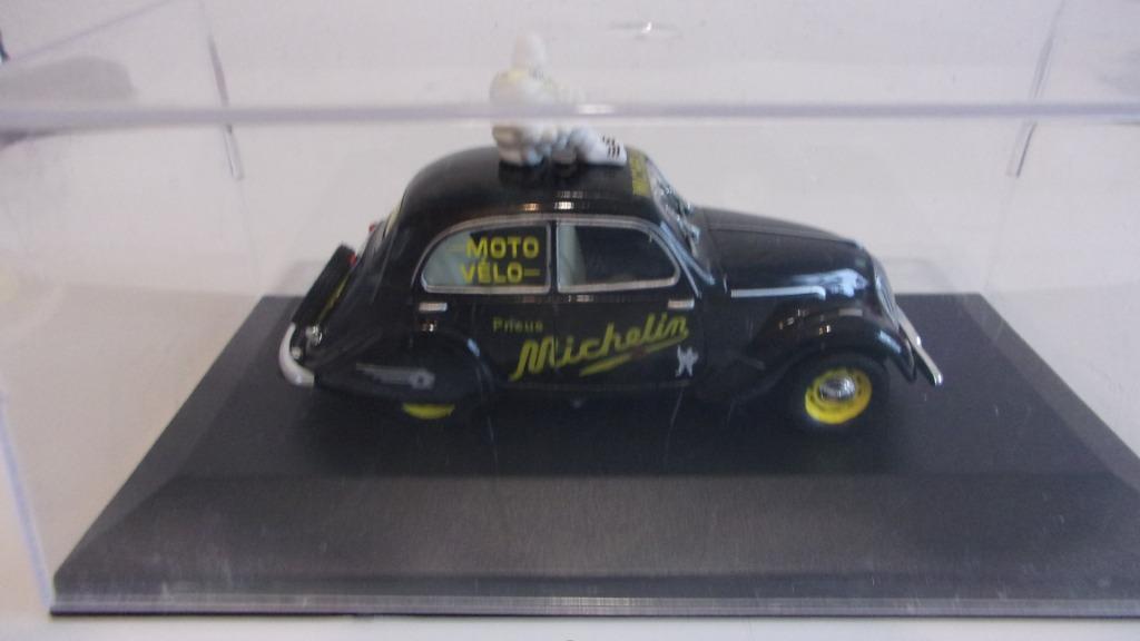 PEUGEOT 202 MICHELIN.1/43 IXO COMME NEW,VITRINE., Enlèvement ou Envoi, Comme neuf, Voiture, Autres marques
