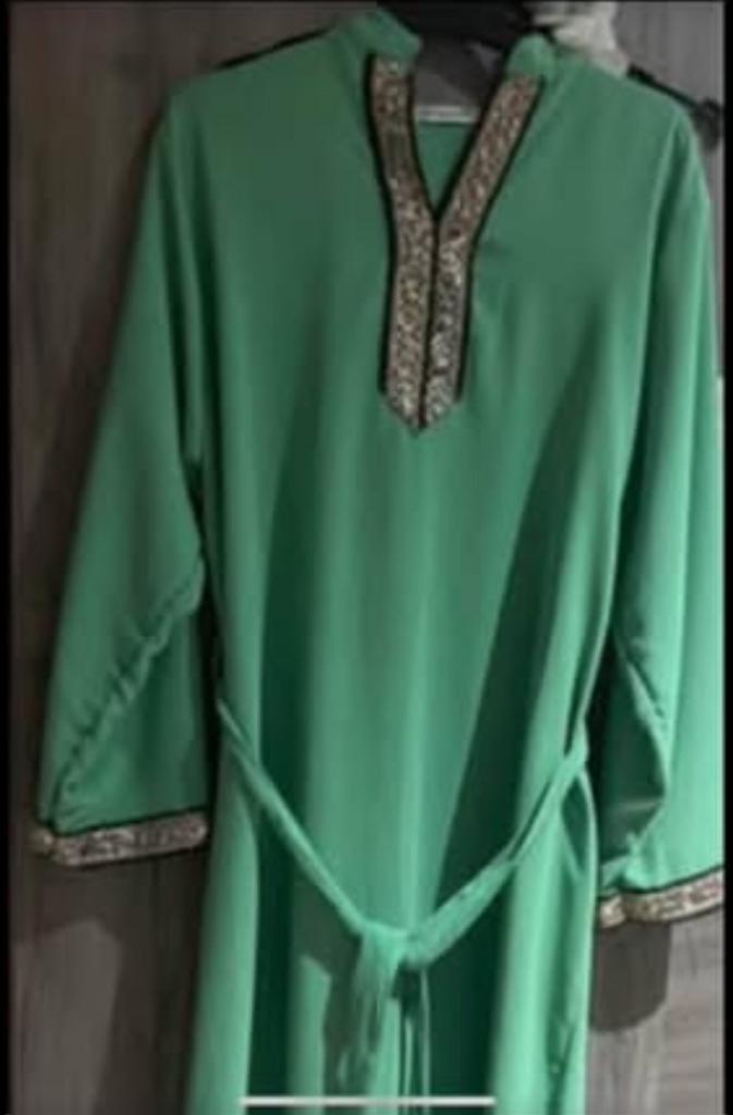 Abaya taille 36-38, Vêtements | Femmes, Robes, Enlèvement, Comme neuf