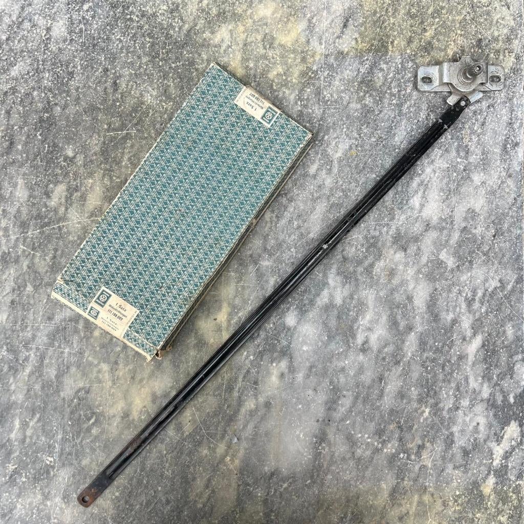 VW Deurslotmechanisme links Kever 1965 - 1966 111837021D, Ophalen of Verzenden, Gebruikt