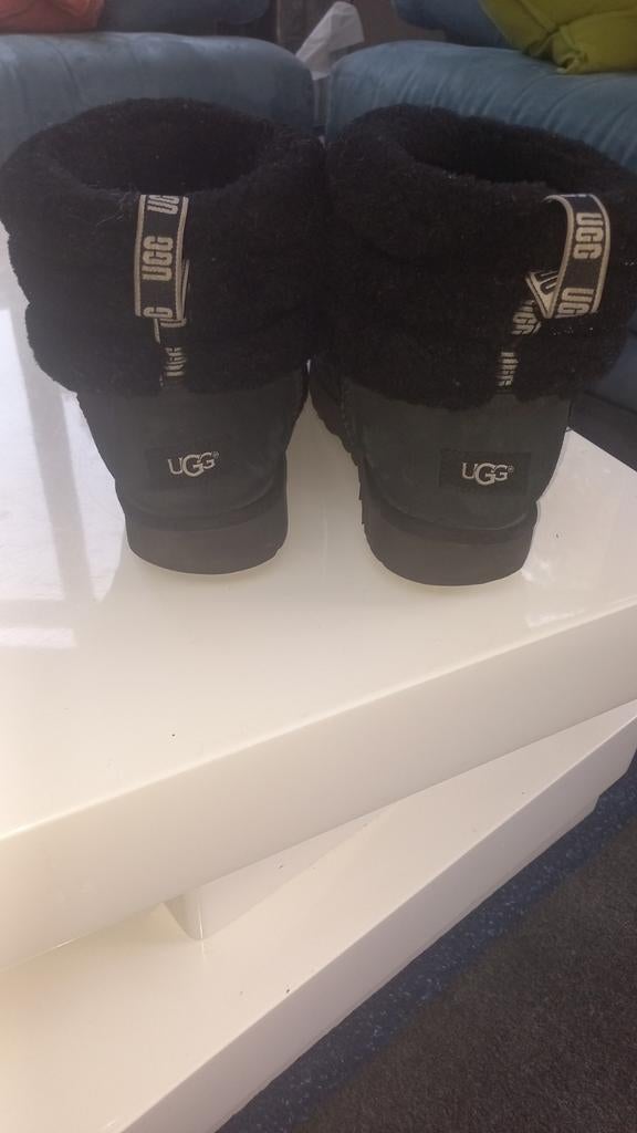 Jolies bottines "UGG" noires, authentiques, 41, Enlèvement ou Envoi