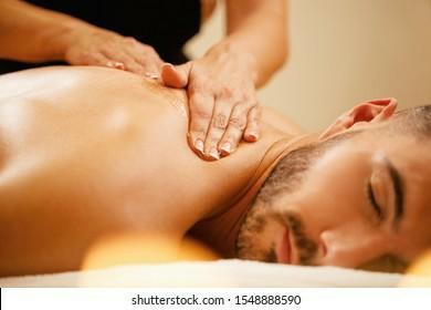 Relax en full body massage men only