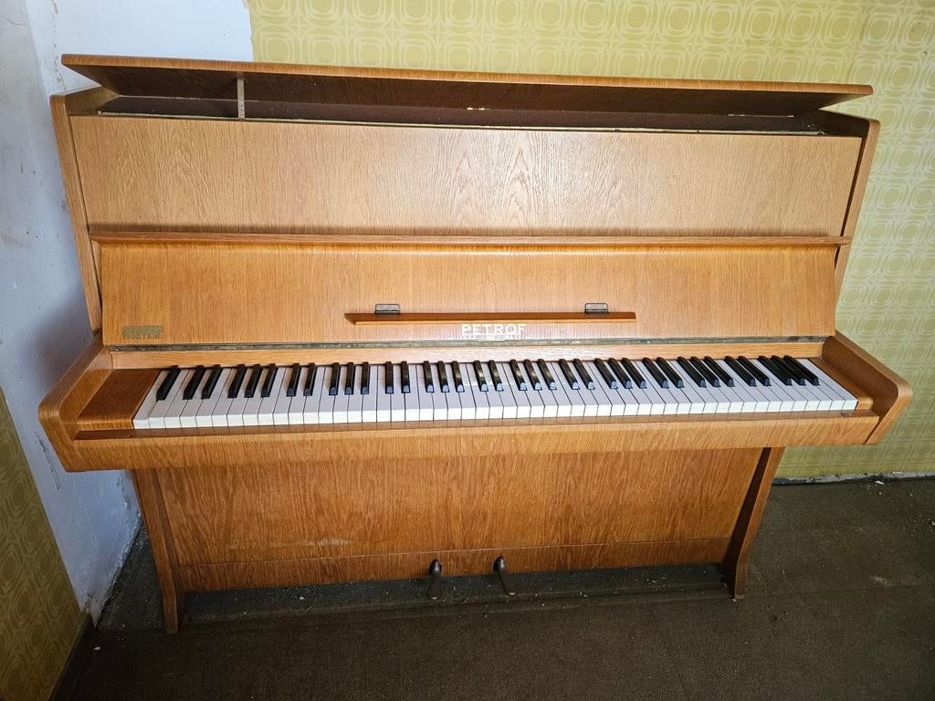 Petrof piano 114 KLASSIK, Muziek en Instrumenten, Piano's, Ophalen, Gebruikt, Piano