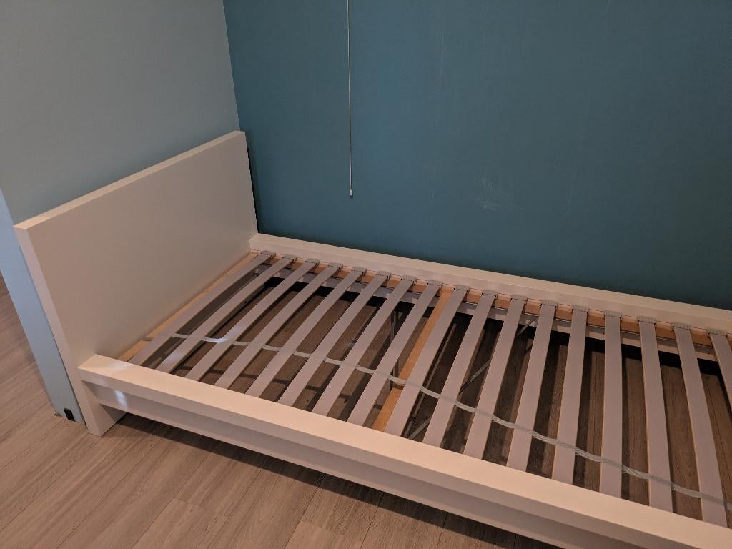 Eenpersoonbed - wit -Malm IKEA, Huis en Inrichting, Ophalen, Eenpersoons, Wit, Zo goed als nieuw