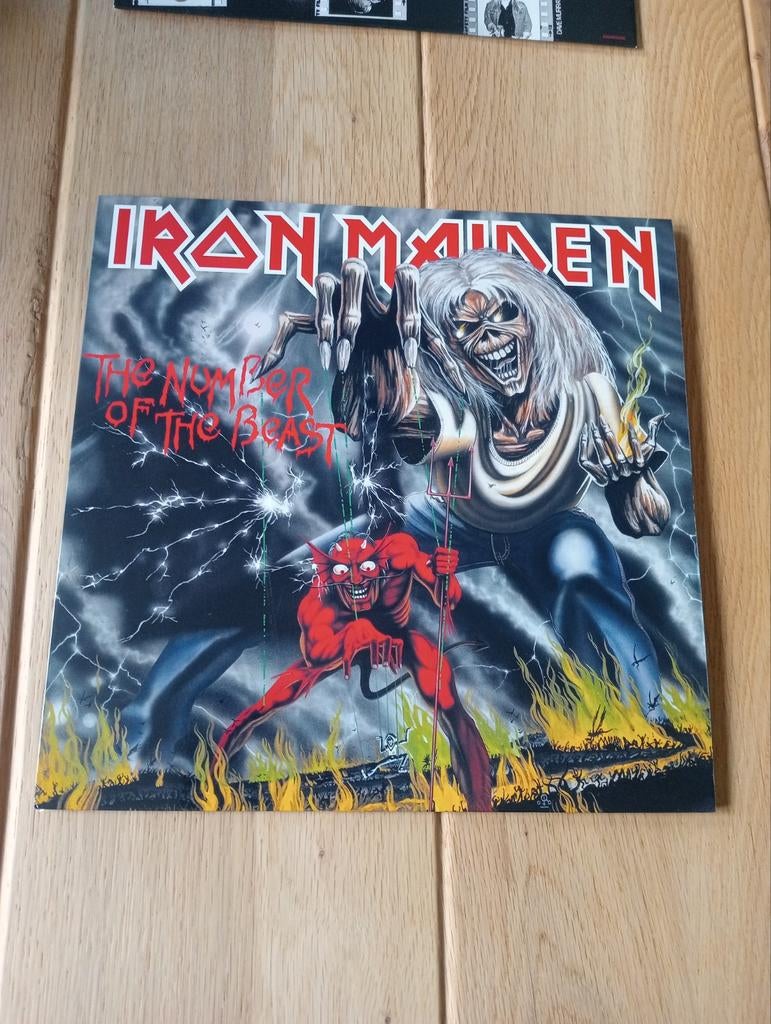 Iron Maiden lp Number of the beast 2014 persing, Cd's en Dvd's, Ophalen of Verzenden, Zo goed als nieuw