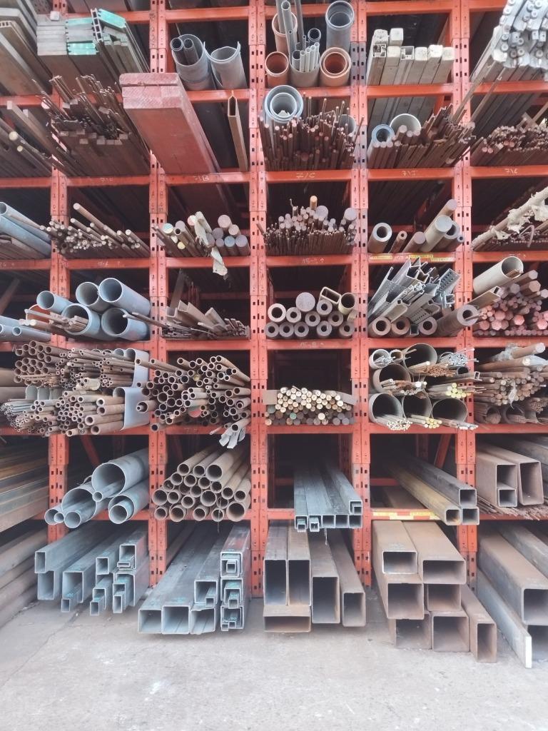 Ijzer / metalen kokers / vierkante buizen / kokerprofiel, Ophalen, Zo goed als nieuw, Geen idee, Kokerprofiel