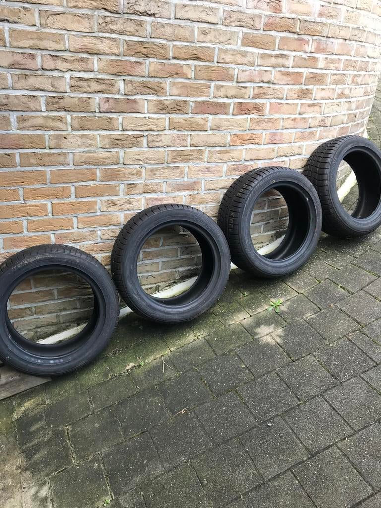 A vendre les pneus d'hiver, Neuf, Pneus hiver, 16 pouces, Véhicule de tourisme