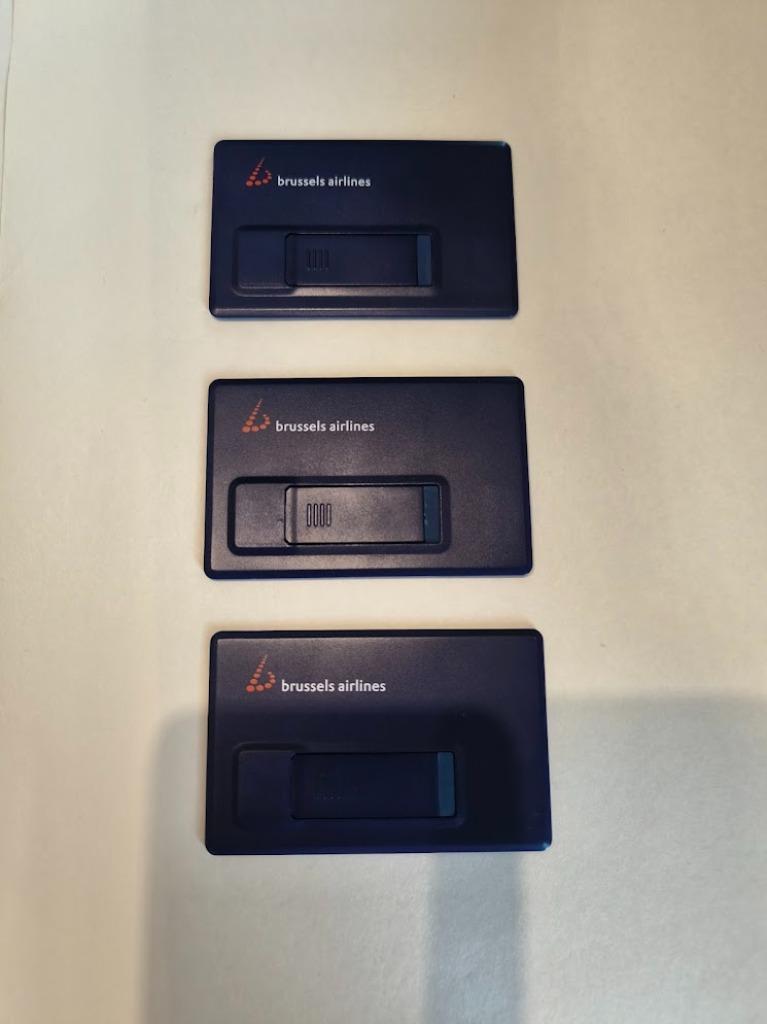 Brussels Airlines, 3 USB flash drive, Verzamelen, Ophalen