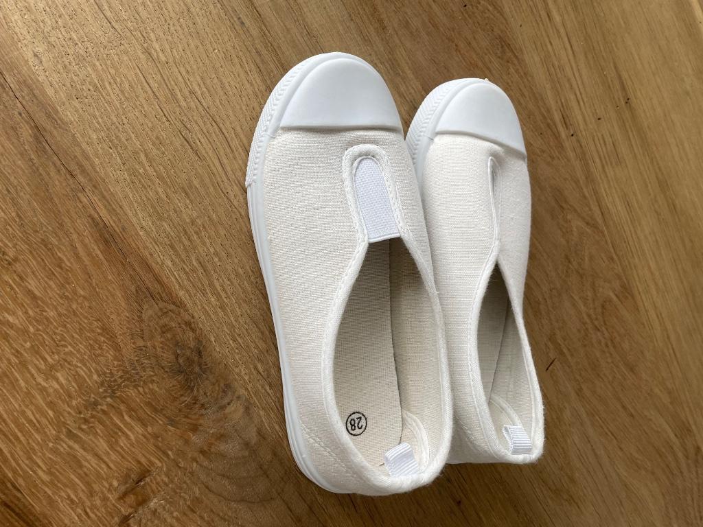 Turnpantoffels 28 nieuw, Ophalen of Verzenden, Nieuw, Wit, Turnschoenen