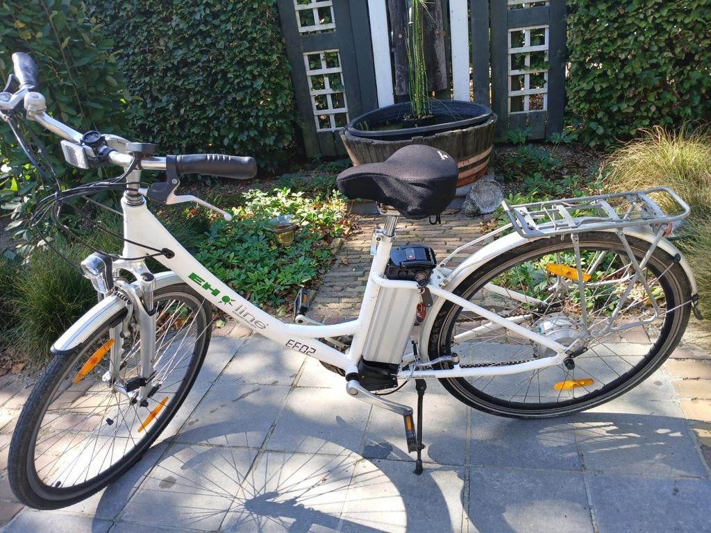 Elektrische damesfiets, Fietsen en Brommers, Elektrische fietsen, Ophalen, Gebruikt, 50 km per accu of meer