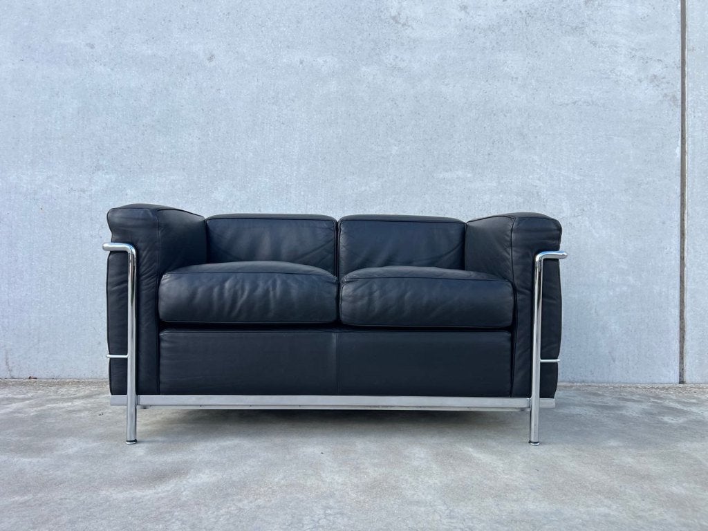 Cassina Le Corbusier 2-zit, 2x, Huis en Inrichting, Design, Tweepersoons, Ophalen of Verzenden, Zo goed als nieuw