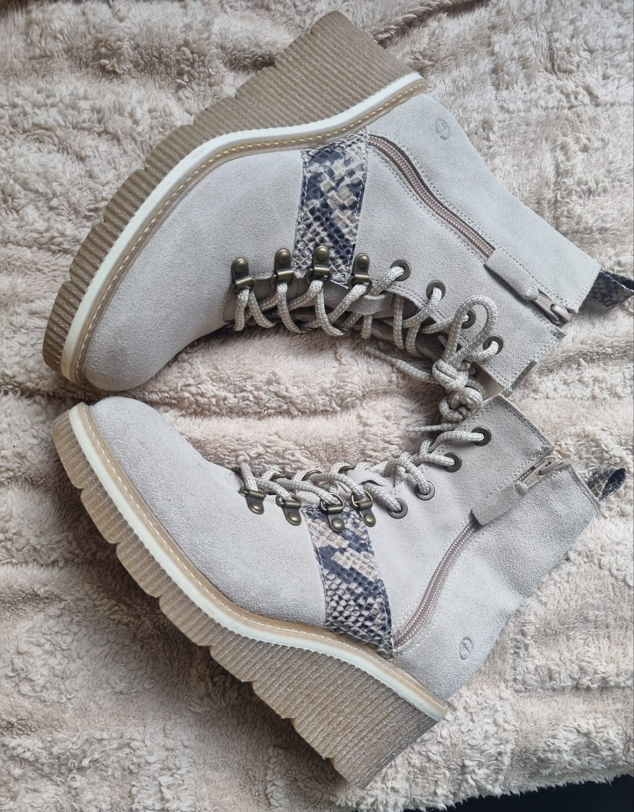 TAMARIS Suède veterboots Maat 39 - In Nieuwstaat, Tamaris, Beige, Lage of Enkellaarzen, Nieuw