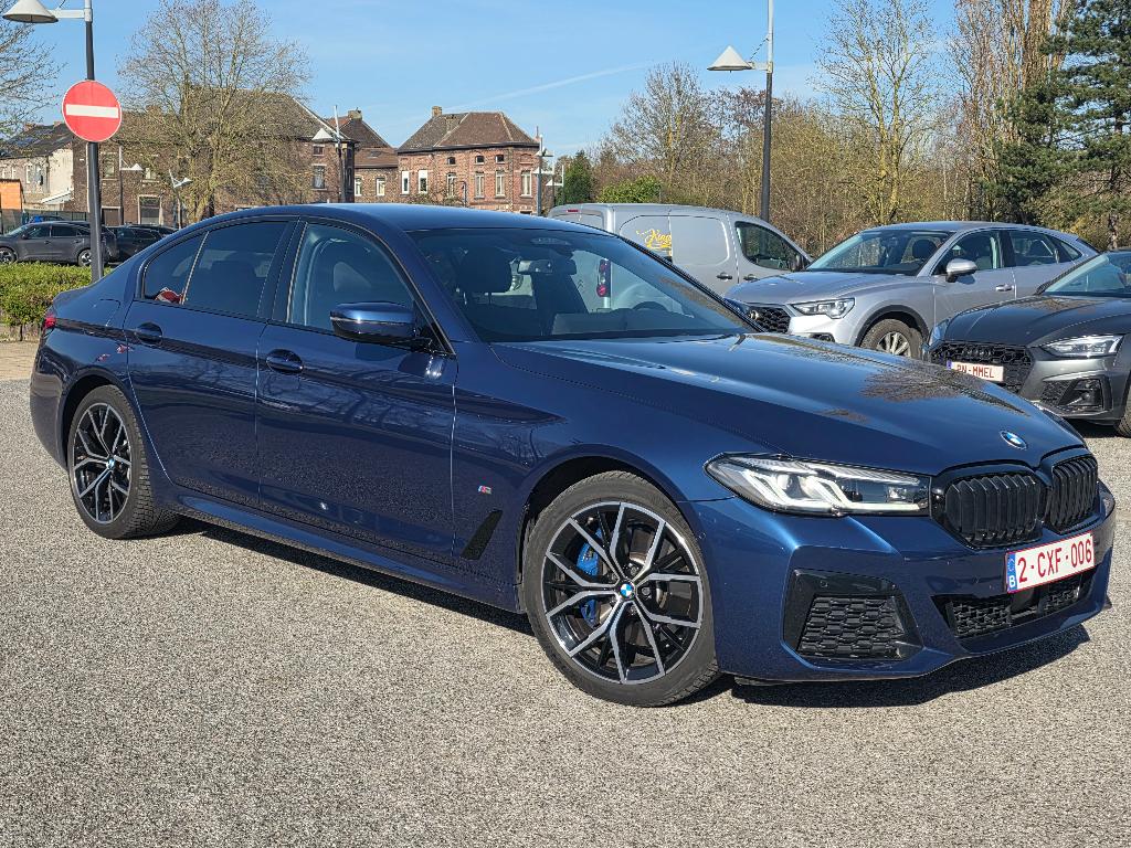 BMW 520, Autos, BMW, Cuir et Alcantara, Euro 6, Noir, Automatique