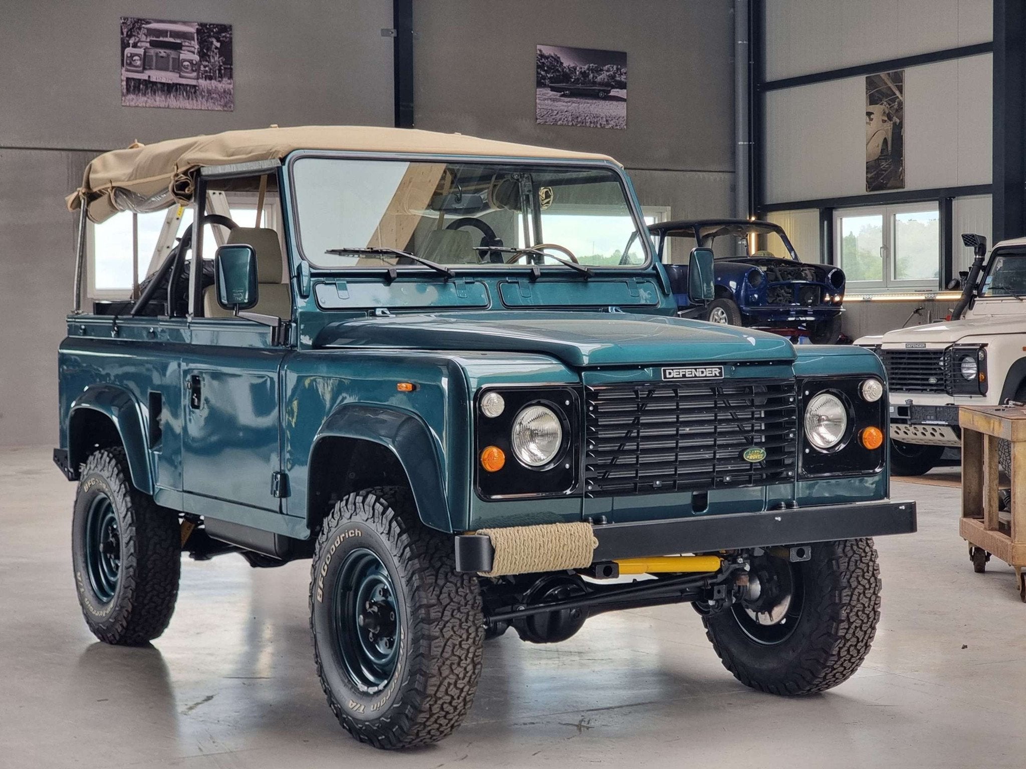 Land Rover Defender TYPE 90 * FULL RESTAURER * TURBO DIESEL, foto 2
