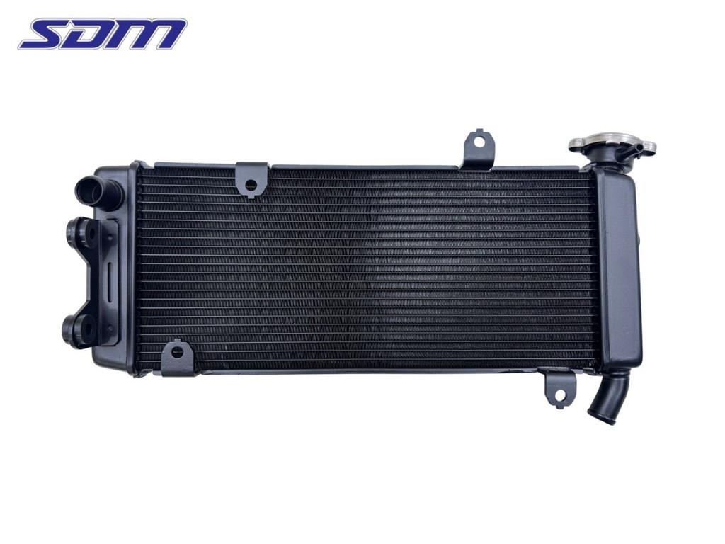 RADIATEUR KLE 650 Versys 2015-2016 (KLE650 KLE650E-F), Motoren, Dhr. S. di Majo, Nieuw, Info@cama-motorparts.nl, P.J. Troelstraweg 8 8
3144 CX  MAASSLUIS, NL