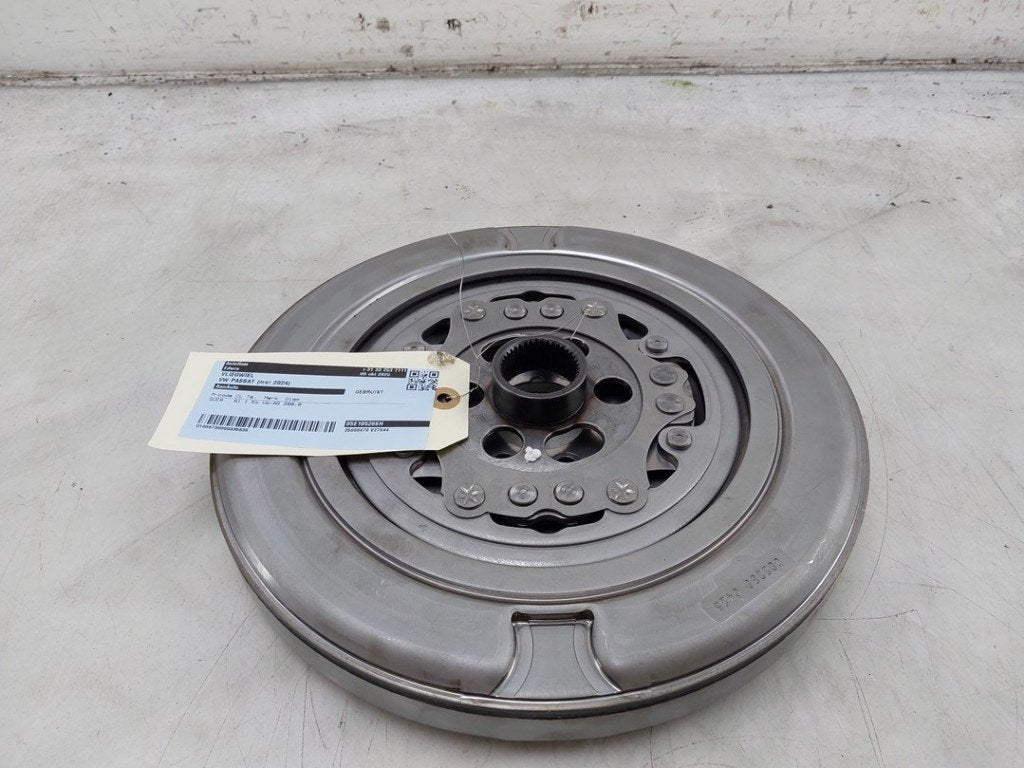 VOLANT MOTEUR Passat Variant (CJ5) (|05E105266H|), Utilisé, Volkswagen