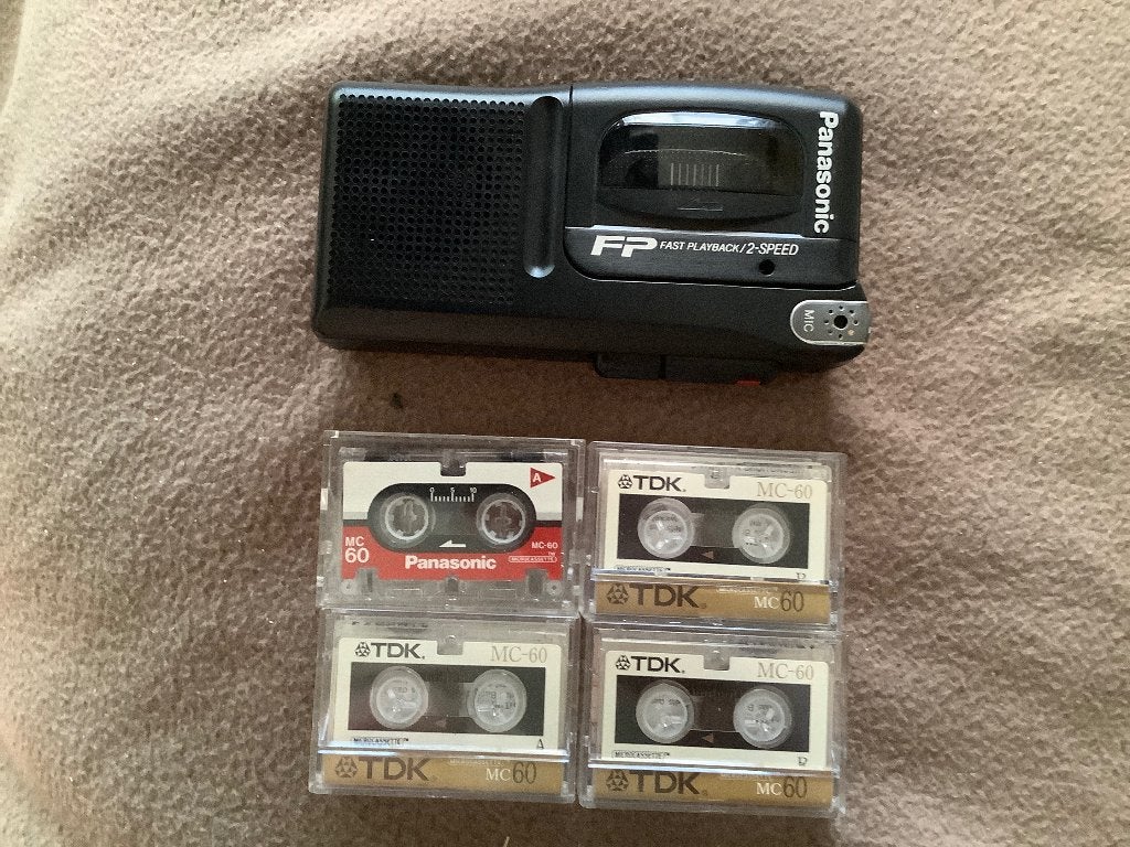 Dictafoon panasonic met 4 mini cassettes, Audio, Tv en Foto, Bandrecorder, Ophalen